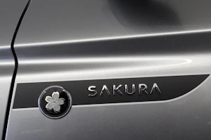 Fahrzeugbild SUZUKI Swift 1.2 Sakura Top Hybrid 4x4