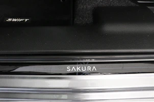 Fahrzeugbild SUZUKI Swift 1.2 Sakura Top Hybrid 4x4
