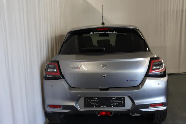 Suzuki Swift 1.2 Sakura Top Hybrid 4x4