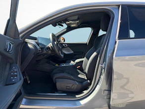 https://vehicle.imgix.net/4399371/149ea86e-1f33-4fec-938e-5e55b65e0d93.jpg
