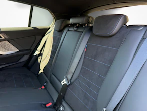 https://vehicle.imgix.net/4399371/c76aaa41-5edd-44fd-a418-27039766db4b.jpg