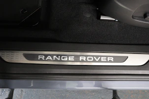 Fahrzeugbild LAND ROVER Range Rover Evoque 2.0 T 250 First Edition