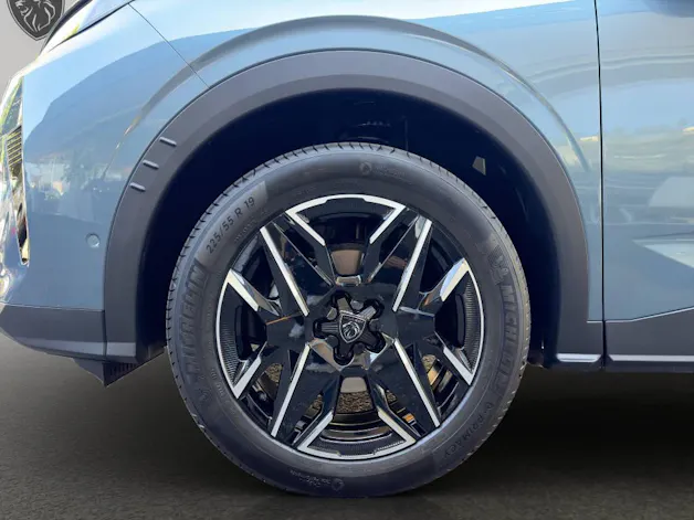 PEUGEOT 3008 1.2 Hybrid Allure Premium