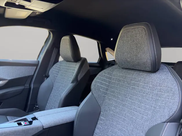 PEUGEOT 3008 1.2 Hybrid Allure Premium