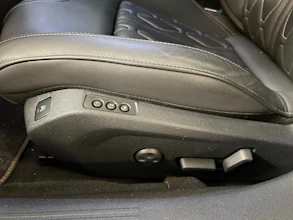 https://vehicle.imgix.net/4399456/f4e45e51-b21d-4741-bb8e-8d59d407bd5b.jpg