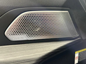 https://vehicle.imgix.net/4399467/f4dce028-f837-4574-a000-9e8b55c6364b.jpg