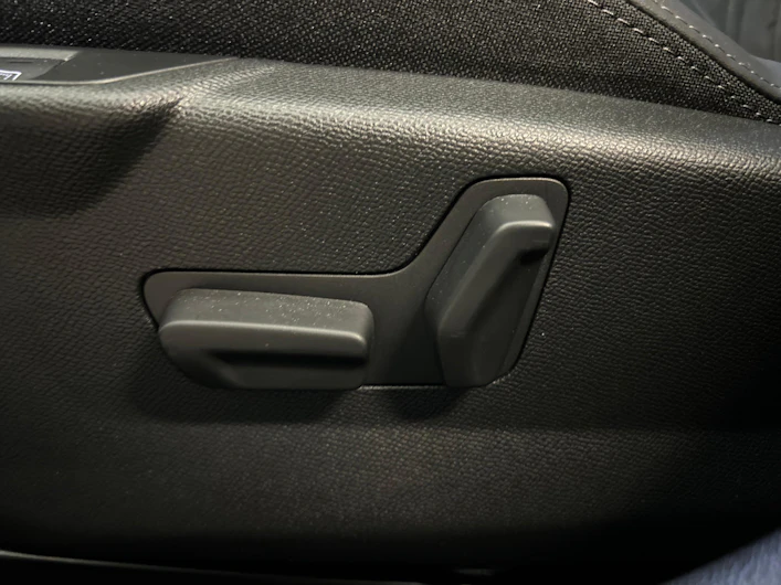 immagine del veicolo PEUGEOT 208