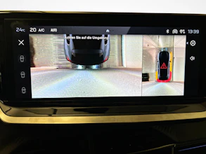 https://vehicle.imgix.net/4399475/60a17b89-8efa-40a4-94a8-b76756f10f43.jpg