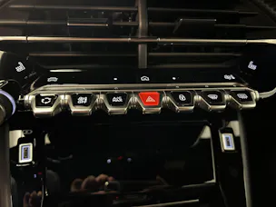 Peugeot 2008 1.2 Hybrid 145 GT