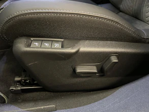 https://vehicle.imgix.net/4399498/05c9f19f-b785-43d3-8a97-c4362f473638.jpg