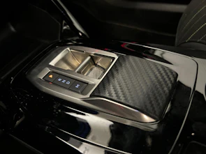 image du véhicule PEUGEOT 2008 1.2 Hybrid 145 GT