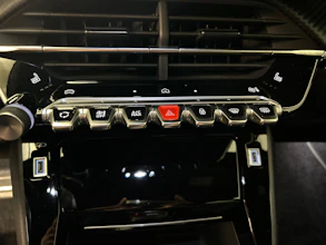 https://vehicle.imgix.net/4399498/9a3bb2f8-15bf-4ee5-9175-166fc9b57fb1.jpg