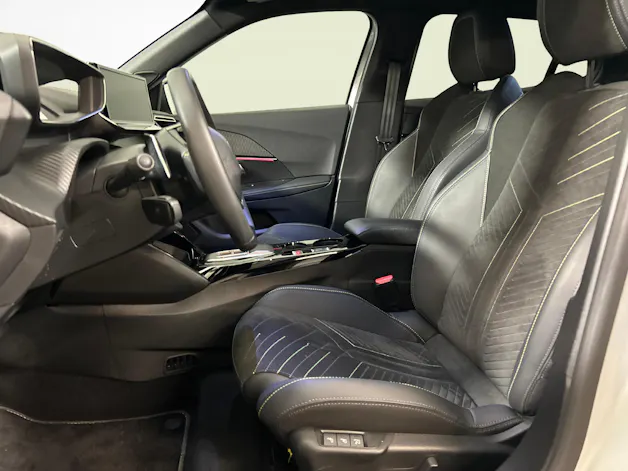Peugeot 2008 1.2 Hybrid 145 GT