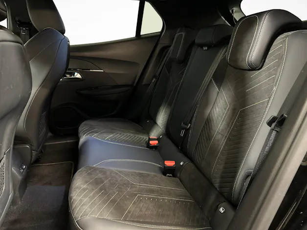 Peugeot 2008 1.2 Hybrid 145 GT