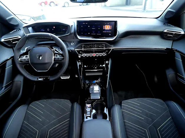 Peugeot 208 1.2 Hybrid GT