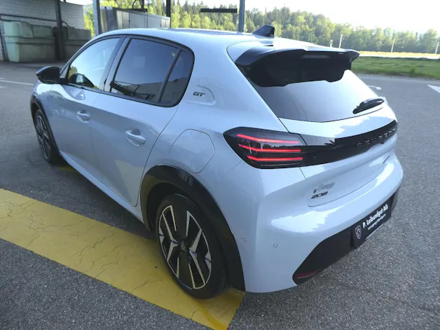 Peugeot 208 1.2 Hybrid GT