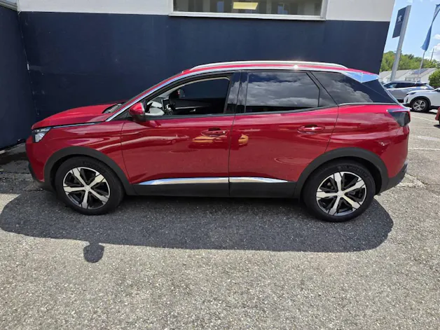 PEUGEOT 3008 1.2 PureTech Allure