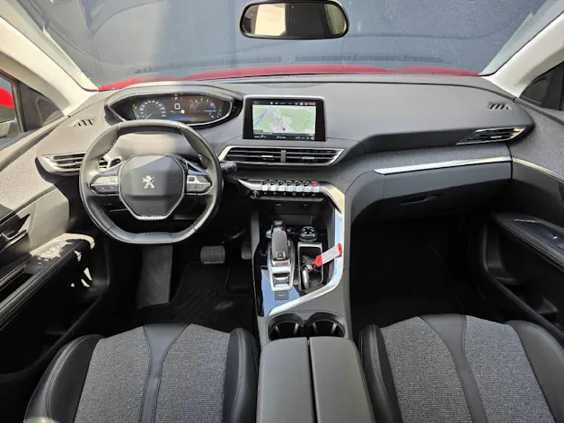 PEUGEOT 3008 1.2 PureTech Allure