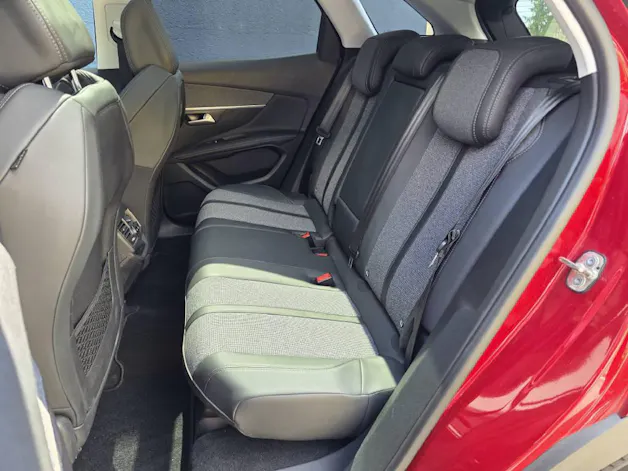 PEUGEOT 3008 1.2 PureTech Allure