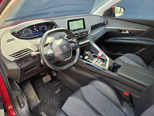 PEUGEOT 3008 1.2 PureTech Allure