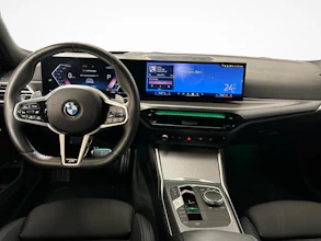 https://vehicle.imgix.net/4399588/101f1427-32e5-441a-ae51-182bc3244739.jpg