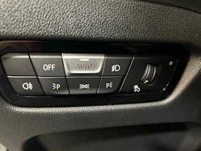 https://vehicle.imgix.net/4399588/76558aef-6e04-4f42-9a75-2be1462a8d2b.jpg