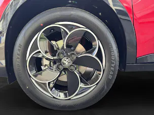 Alfa Romeo Junior 1.2 Ibrida Q4 SKY