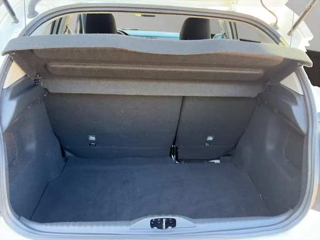 Citroën C3 1.2 PureTech Shine Automat / Rückfahrkamera / Einparkhilfe vorne + hinten / Totwinkel-Assistent / inkl. Winterräder