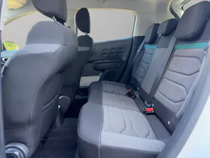 Citroën C3 1.2 PureTech Shine Automat / Rückfahrkamera / Einparkhilfe vorne + hinten / Totwinkel-Assistent / inkl. Winterräder
