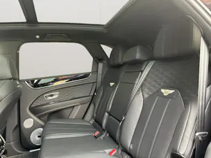 Bentley Bentayga Speed V8 650 PS MY 2027/ 1.9% Leasing möglich.