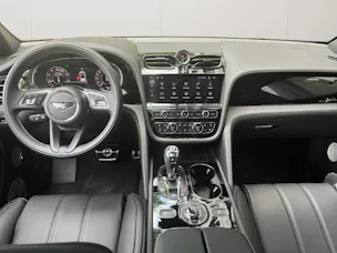 Bentley Bentayga Speed V8 650 PS MY 2027/ 1.9% Leasing möglich.