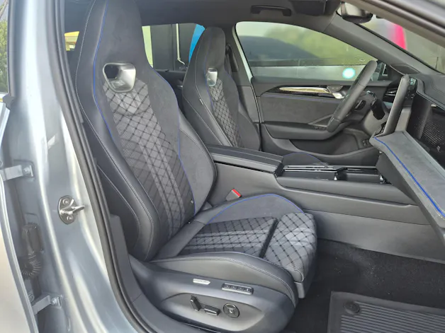 VW Passat Variant 1.5 TSI evo2 Plug-In- Hybrid R-Line DSG