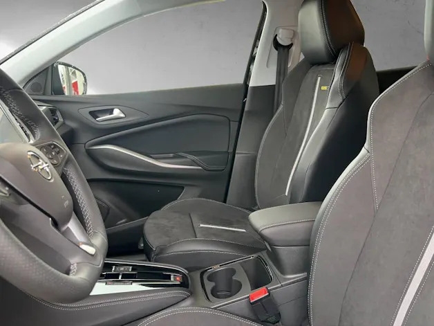 Opel Grandland 1.6 Hybrid4 GSe Automatik