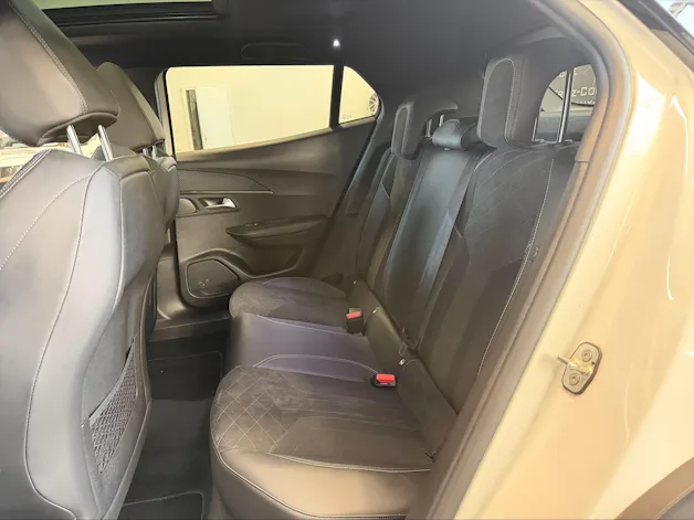 Peugeot 2008 1.2 PureTech GT EAT8