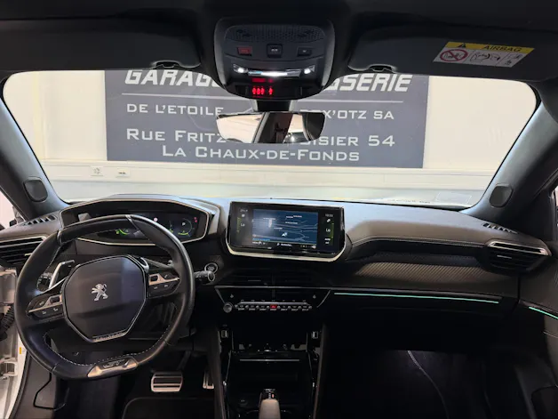Peugeot 2008 1.2 PureTech GT EAT8