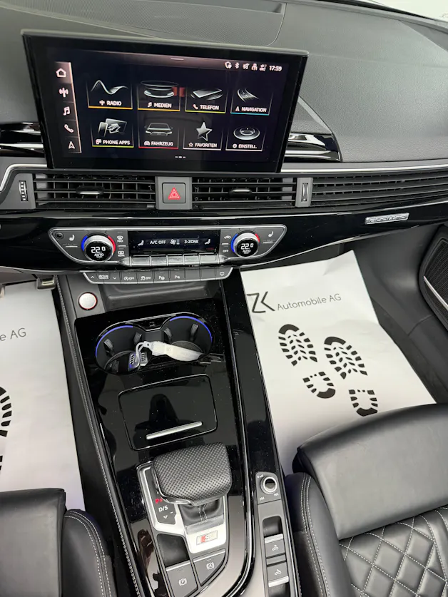 Audi S5 Cabriolet 3.0 TFSI Mythos Black Metallicquattro 354PS tiptronic / 360° Kamera / Head-Up-Display / B&O Sound / S-Sportsitze /