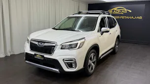 Subaru Forester 2.0i e-Boxer Luxury Lineartronic