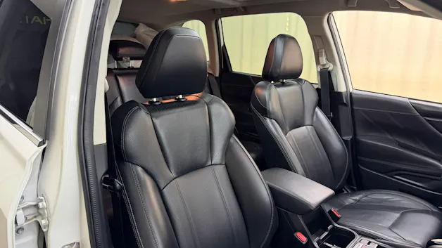 Subaru Forester 2.0i e-Boxer Luxury Lineartronic