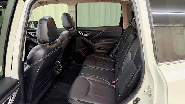 Subaru Forester 2.0i e-Boxer Luxury Lineartronic