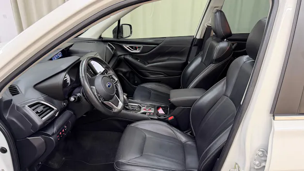 Subaru Forester 2.0i e-Boxer Luxury Lineartronic