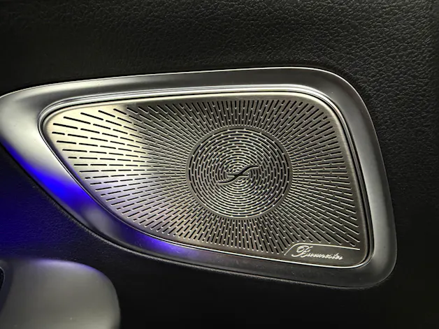 Mercedes-Benz C 300 Grafitgrey 258PS 4Matic AMG Line / Panoramadach / 360° Kamera / Leder / Head-Up-Display /