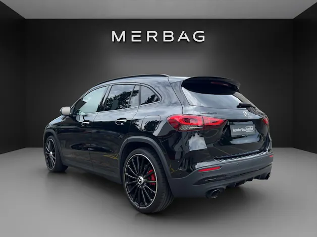 Mercedes-Benz GLA 35 AMG 4Matic 8G-Speedshift DCT