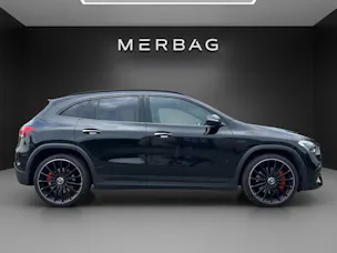 Mercedes-Benz GLA 35 AMG 4Matic 8G-Speedshift DCT