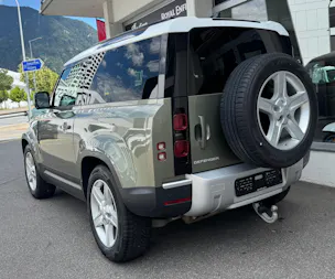 Land Rover Defender 90 3.0D I6 250 SE AT8