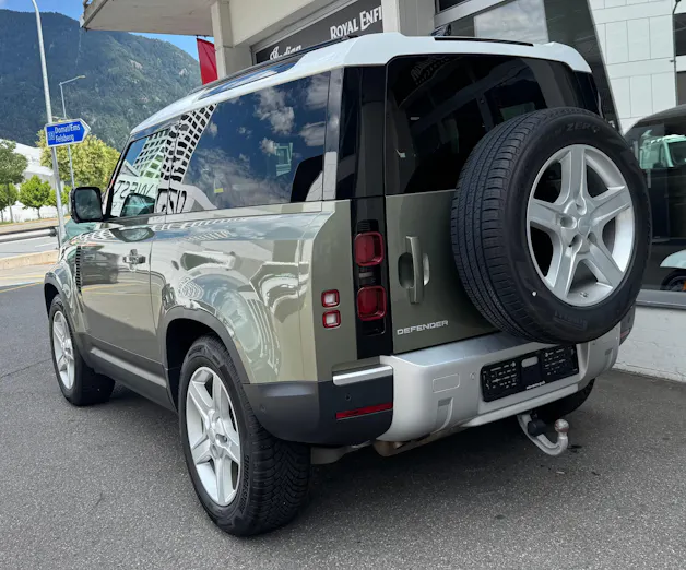 Land Rover Defender 90 3.0D I6 250 SE AT8