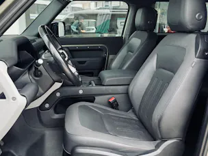 Land Rover Defender 90 3.0D I6 250 SE AT8