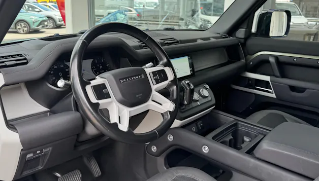 Land Rover Defender 90 3.0D I6 250 SE AT8