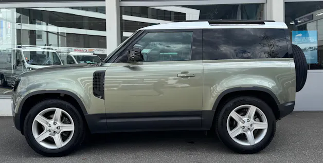 Land Rover Defender 90 3.0D I6 250 SE AT8
