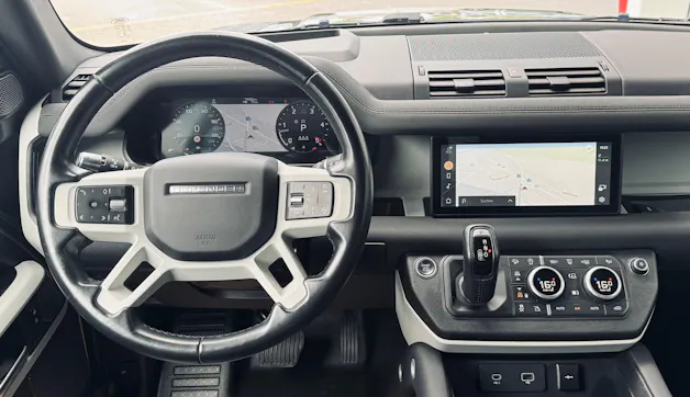 Land Rover Defender 90 3.0D I6 250 SE AT8