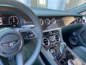 Bentley Continental GT 4.0 V8 Speed- Pure Bentley in Dunkelgrün-dunkelgrün/ 1.9% Leasing möglich.